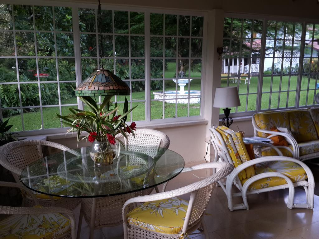 Los Llanitos Park Eden Bed & Breakfast المظهر الخارجي الصورة