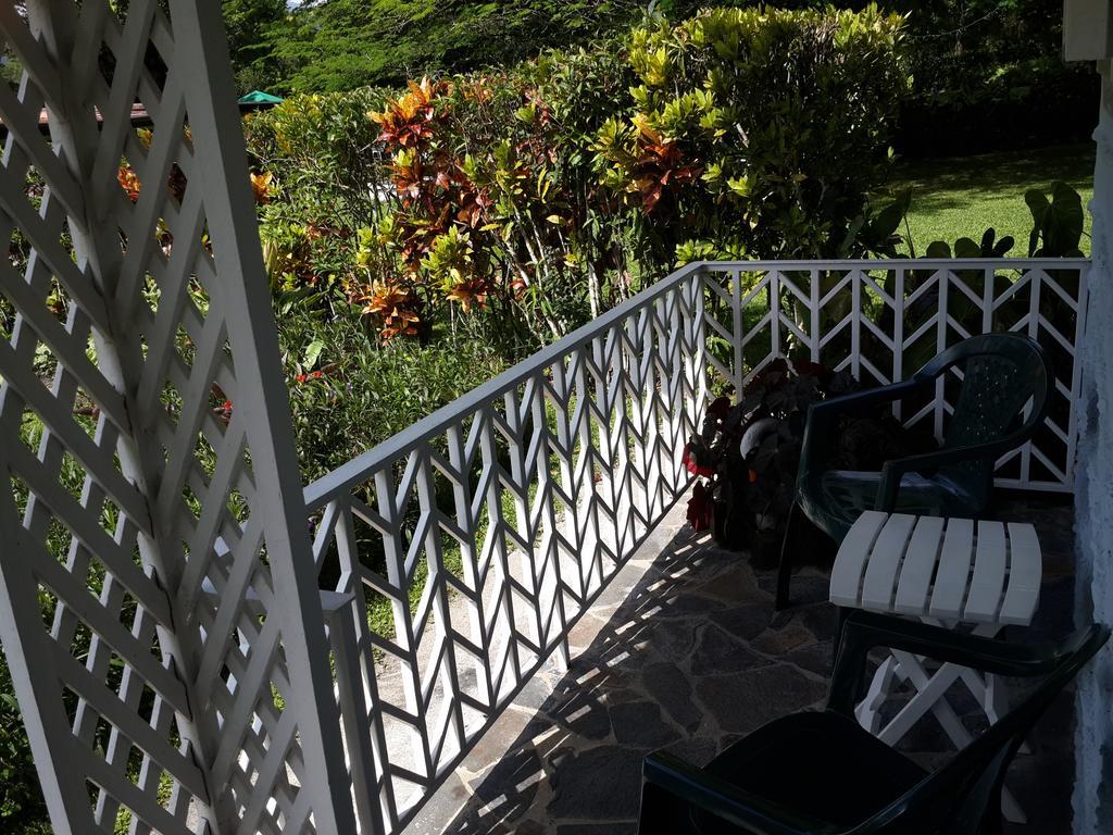 Los Llanitos Park Eden Bed & Breakfast الغرفة الصورة